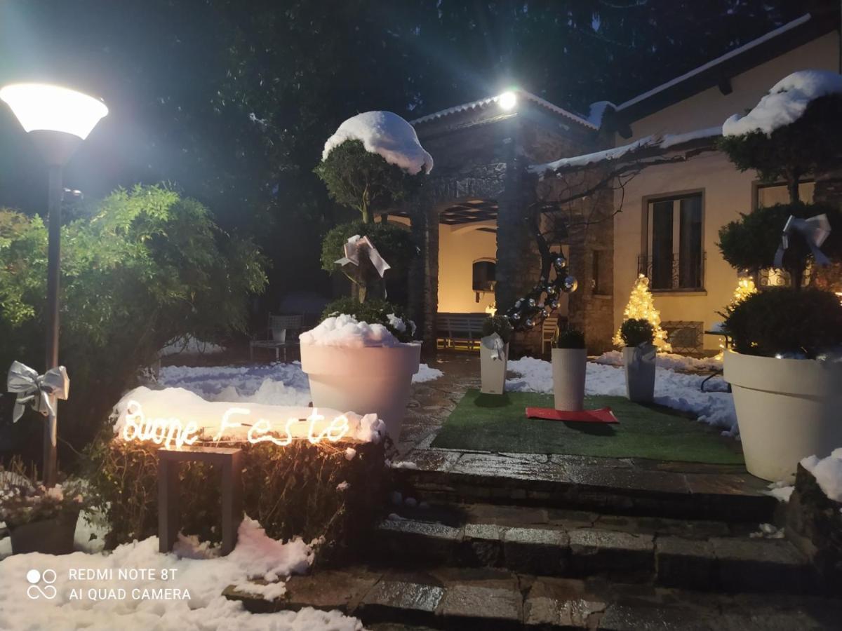 "La Selvetta" Bed And Breakfast Buguggiate ภายนอก รูปภาพ