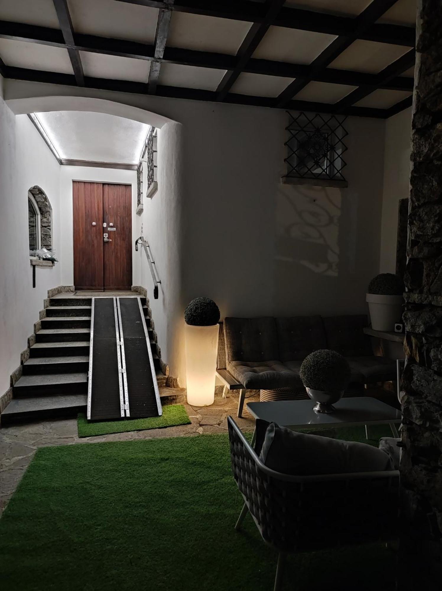 "La Selvetta" Bed And Breakfast Buguggiate ภายนอก รูปภาพ