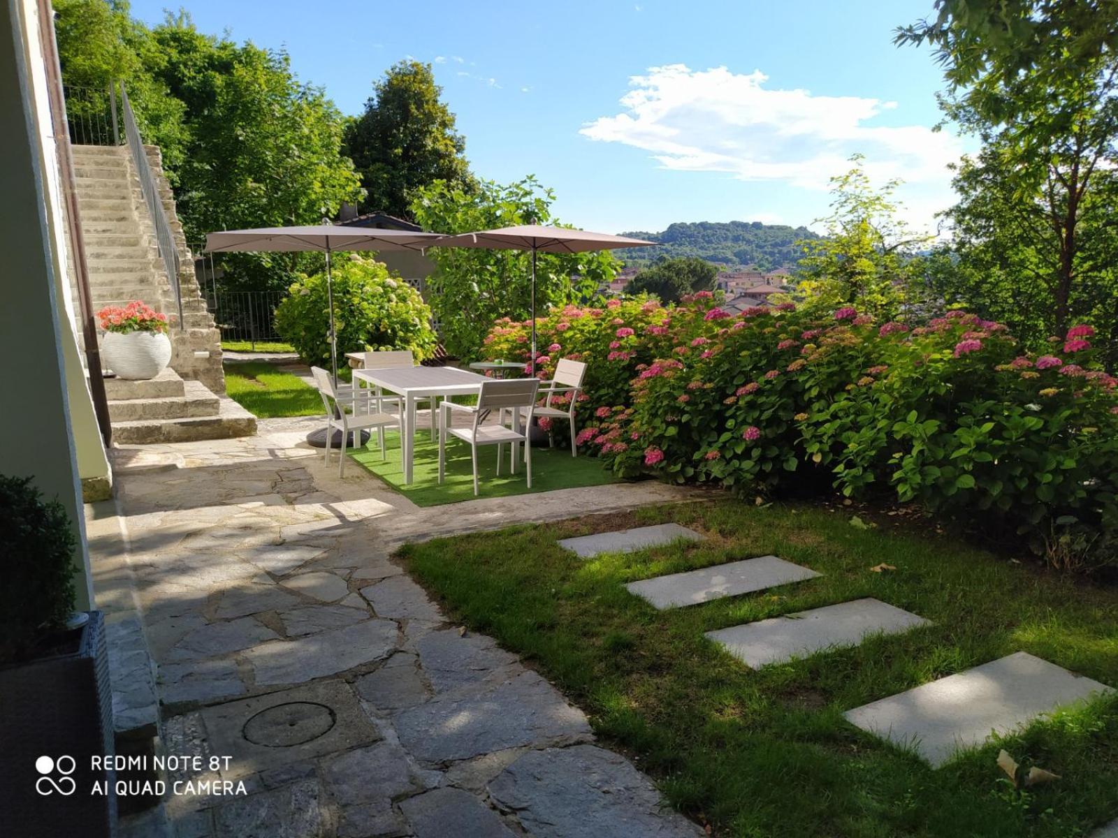 "La Selvetta" Bed And Breakfast Buguggiate ภายนอก รูปภาพ