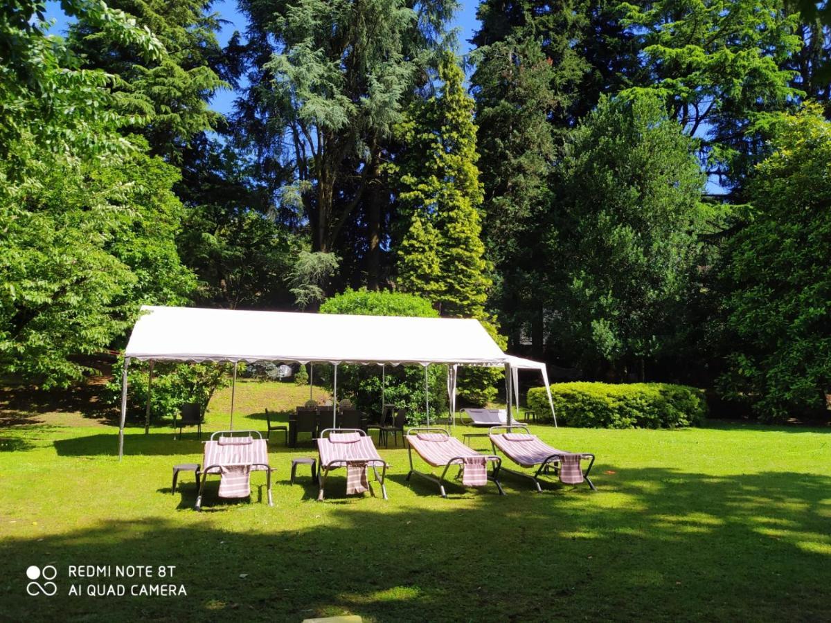 "La Selvetta" Bed And Breakfast Buguggiate ภายนอก รูปภาพ